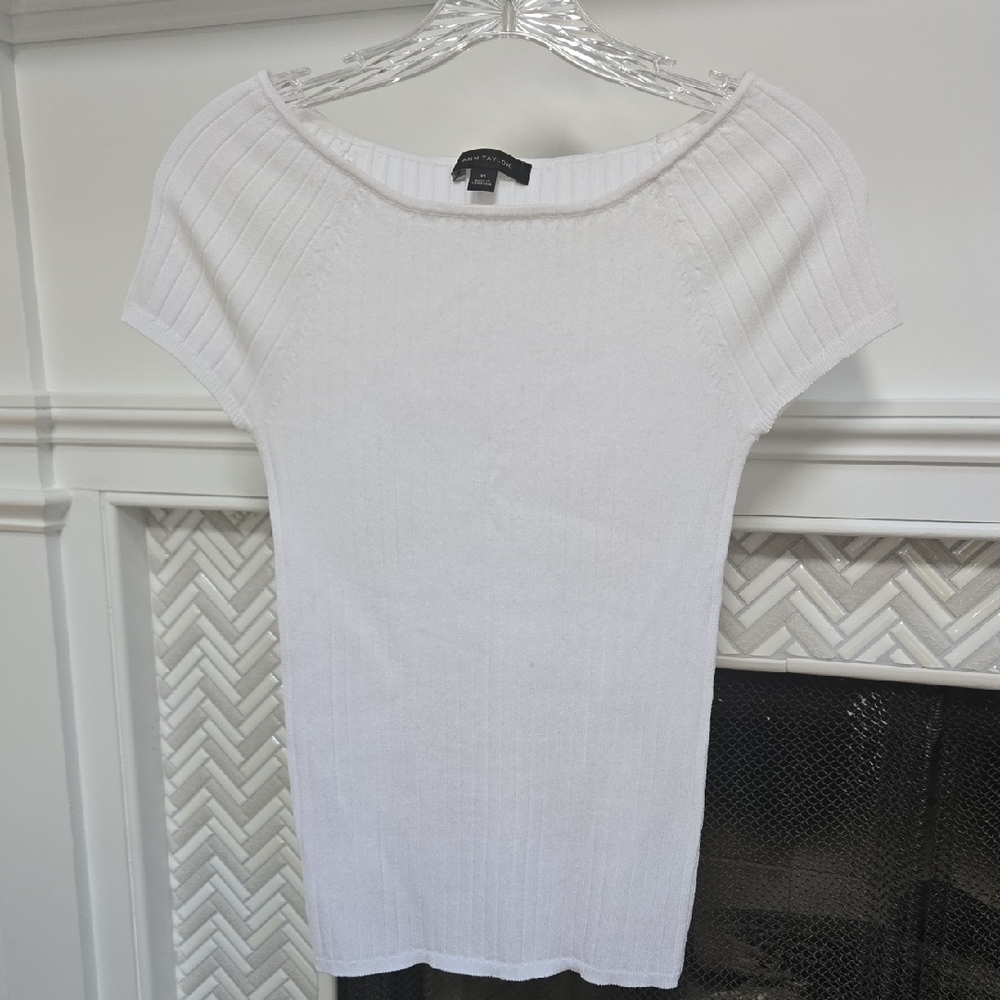 Ann Taylor White Ribbed Fitted Cap Sleeve Tee Size XS